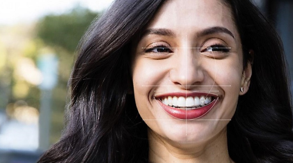 Invisalign tooth straightening system - Court Dental Surgery Beaconsfield Buckinghamshire